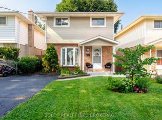 13 1/2 Northglen Ave, Saint Catharines, ON L2M 1B3