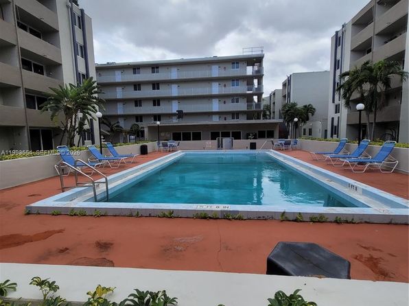 10090 NW 80th Ct APT 1202
