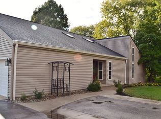 7 Parklane Dr W, Troy, IL 62294