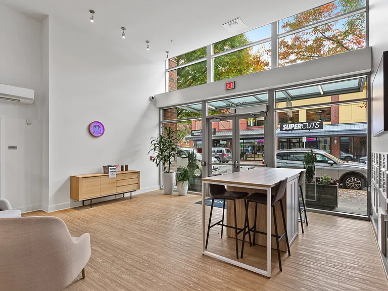 The Beverly — Photo 25