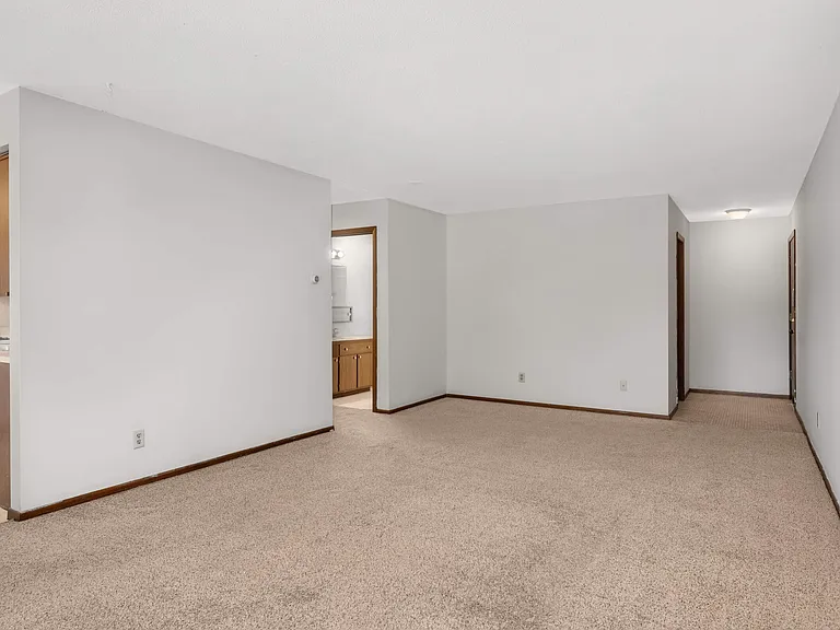 10890 S Shore Dr #12 — Photo 6