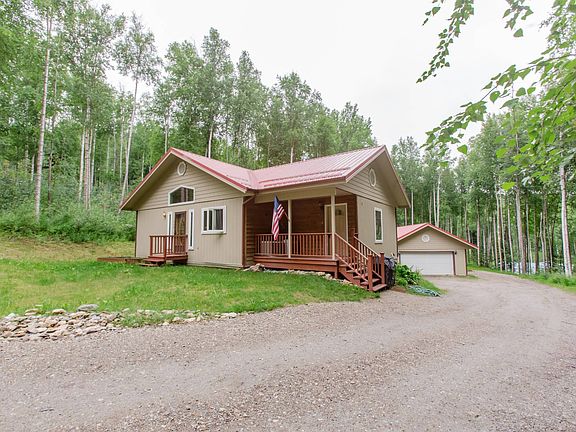 3rd image of 990 Haven Ln