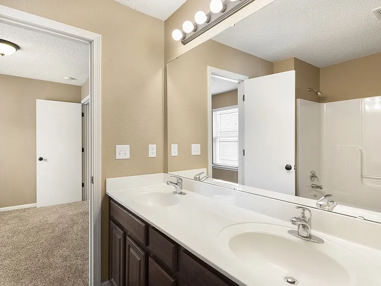 Bennington Park Townhomes — Photo 101
