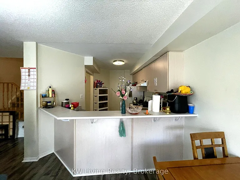 5 Alexis Way — Photo 2