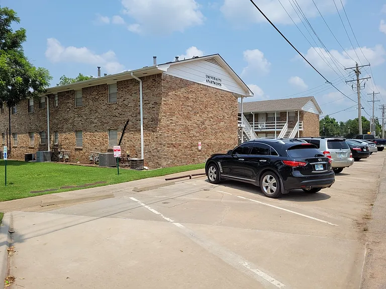 301 N University Dr #7 — Photo 22
