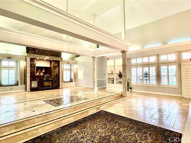 685 Bradbury Dr — Photo 3