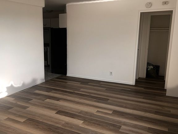 5th image of 6515 Boulevard East Unit 7S