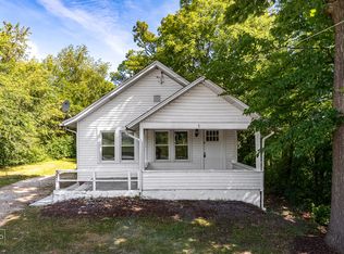 321 Sullivan Rd, Aurora, IL 60506