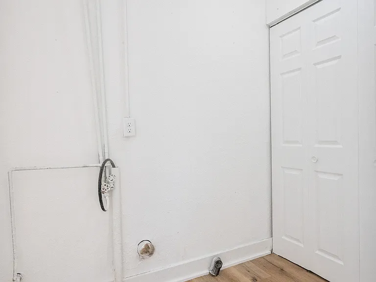 634 S Union St — Photo 7