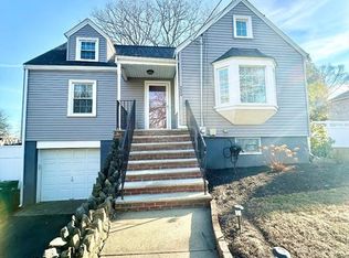 220 Parkland Ave, Lynn, MA 01905