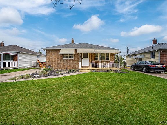 3rd image of 23 Laura Ct