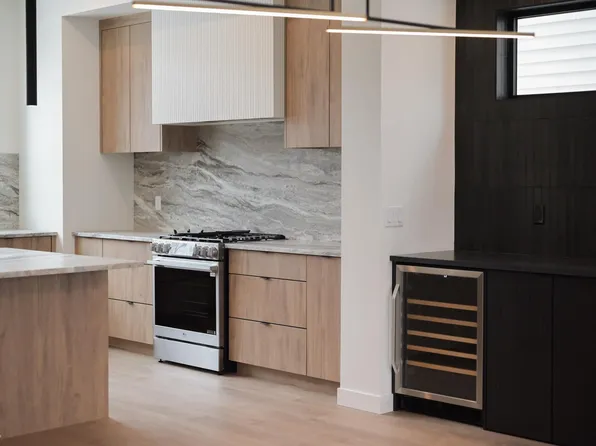 9140 74th Ave NW, Edmonton, AB T6E 1E1