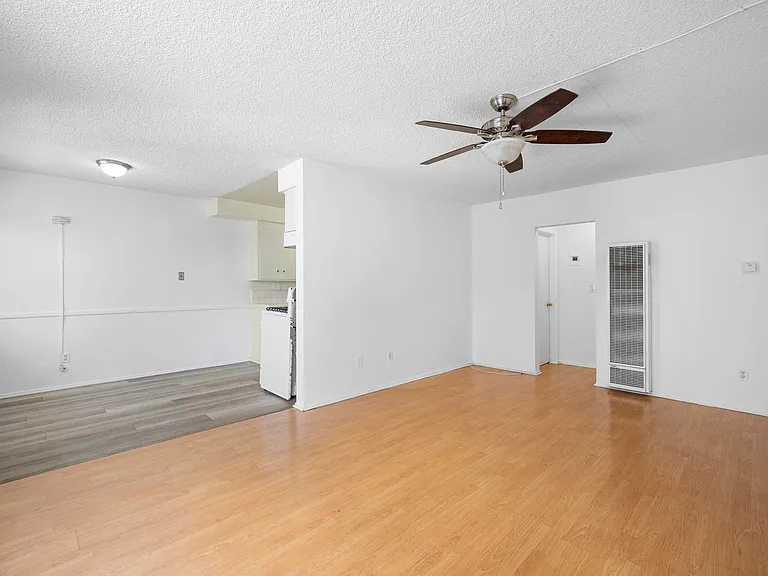 208 E Chevy Chase Dr #1 — Photo 4