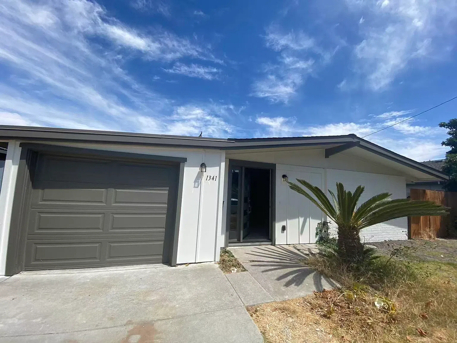 3 bed, 1000 sqft, $4,350 — Photo 3