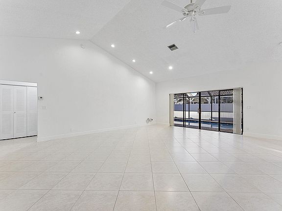 2nd image of 5794 Laurel Green Circle