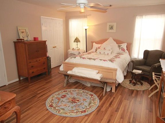 3rd image of 3714 Morning Cove Ln