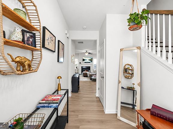 3rd image of 5140 Madeline Pl