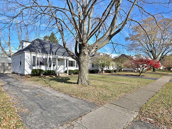 2nd image of 1034 Mohican Ave