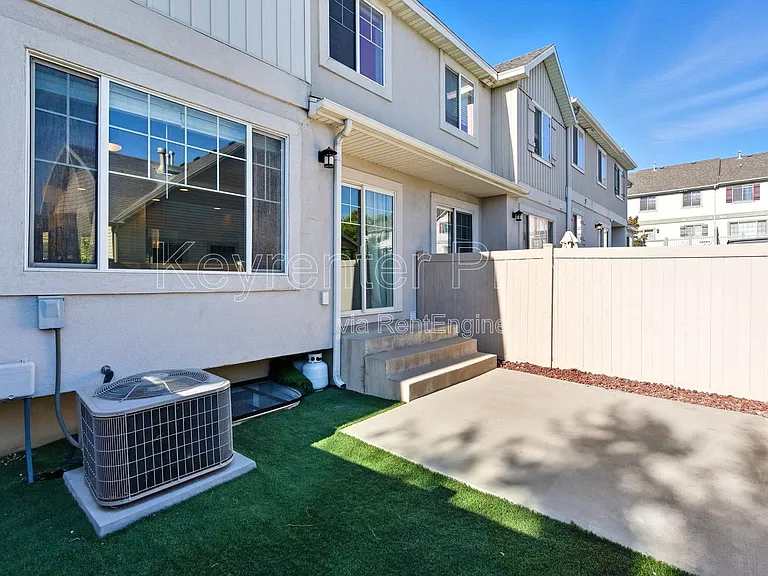 1901 W 1020 N — Photo 31