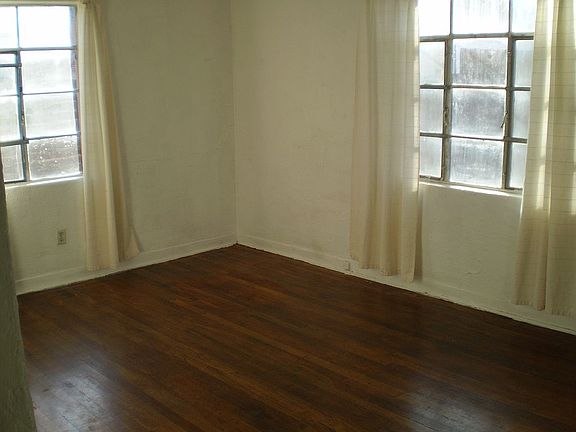 2nd image of 314 Harvard Dr SE #2