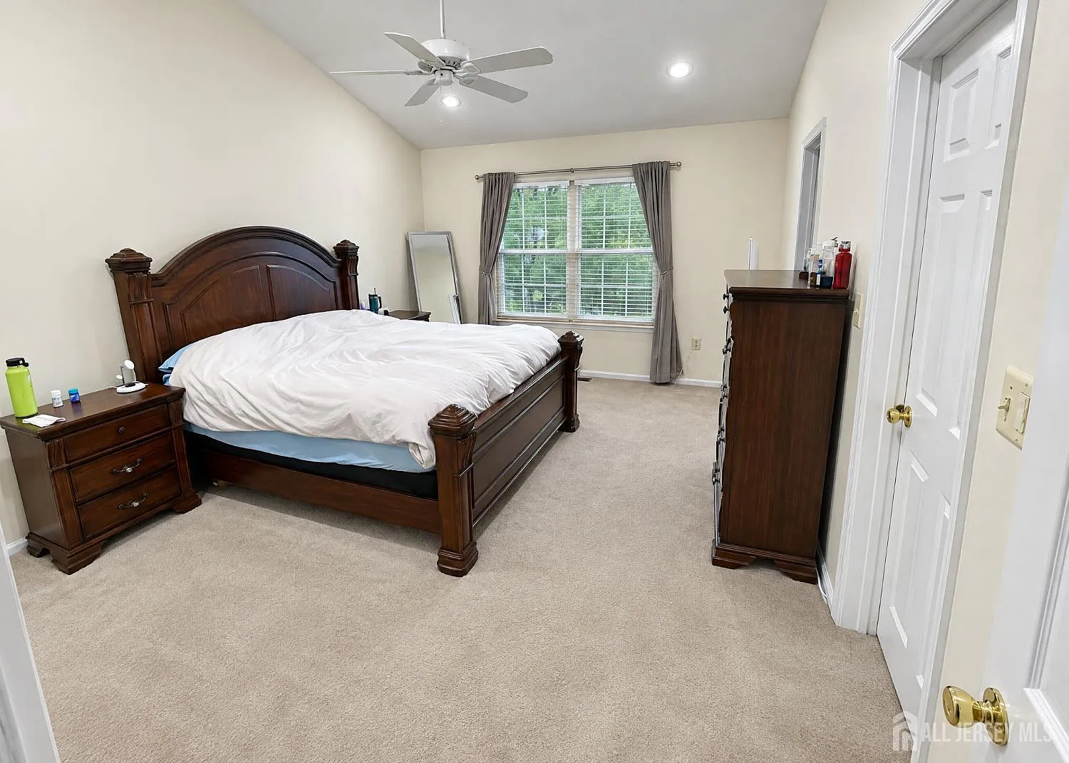 3 bed, 2.5 bath, $3,200 — Photo 4