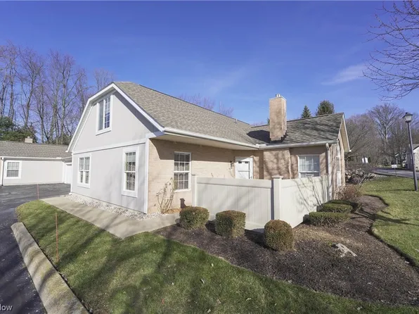 593 Morningstar Dr, Tallmadge, OH 44278