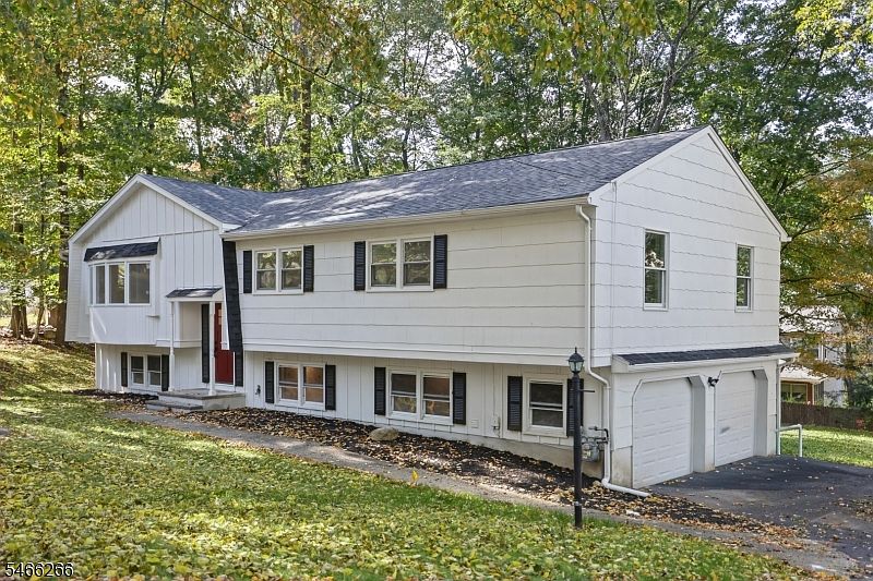 1st image of 11 Colby Dr