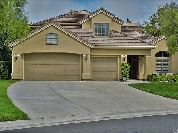 2nd image of 3 Hillcrest Mdws