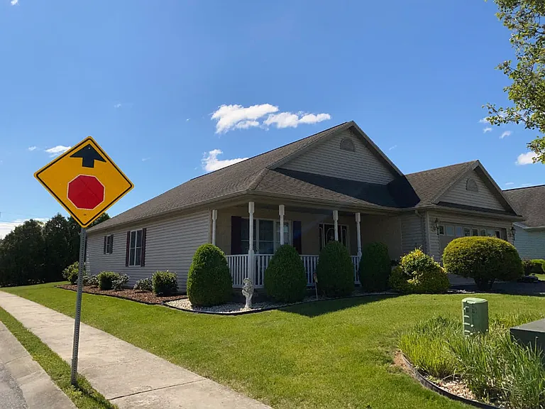 152 Lantern Ln — Photo 1