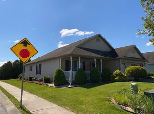 152 Lantern Ln, Chambersburg, PA 17201
