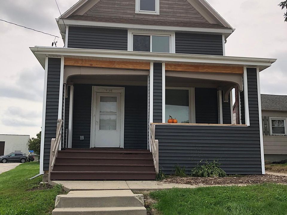 Front porch and entrance to Upper