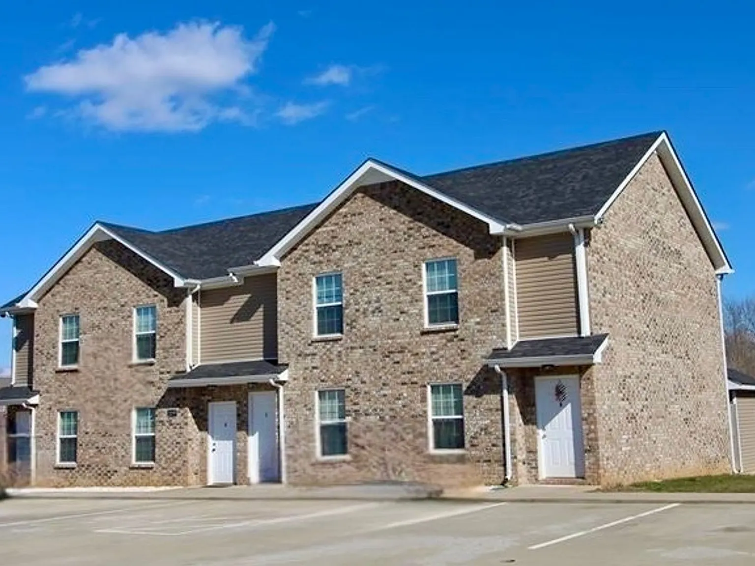 2 Bedroom 1.5 Bath Townhome — Photo 1