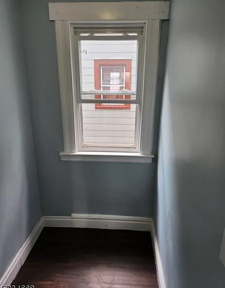 242 S Burnet St — Photo 9