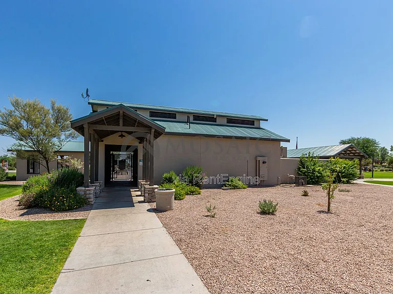 1004 E Cowboy Cove Trl — Photo 35