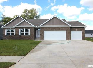 202 Saddlerock Dr, Washington, IL 61571