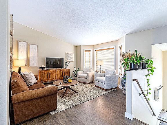 5th image of 1034 39th Ave W
