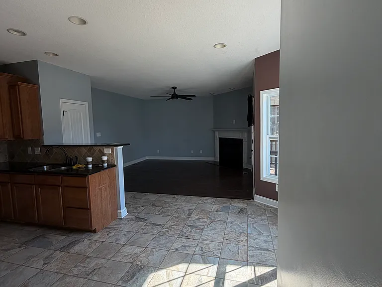 7640 Greenscape Dr — Photo 14