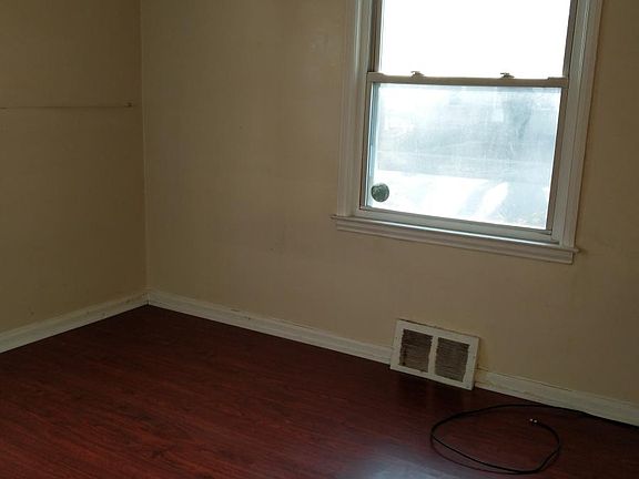 5th image of 25436 Hopkins St