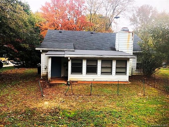 3rd image of 6707 Farrington Ln