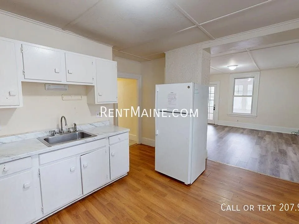 276 Main St #3