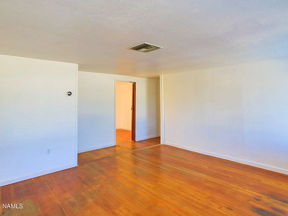 5th image of 1220 N Park Dr