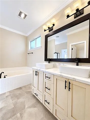 2735 Village Ct — Photo 18