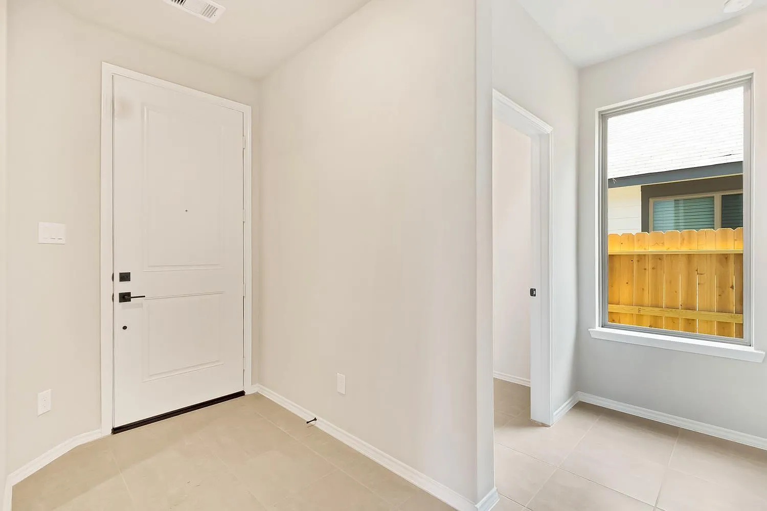 5 bed, 3.0 bath, 2691 sqft, $2,800 — Photo 4