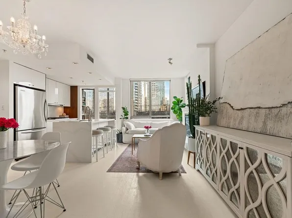 1005 Beach Ave #601, Vancouver, BC V6E 3W2