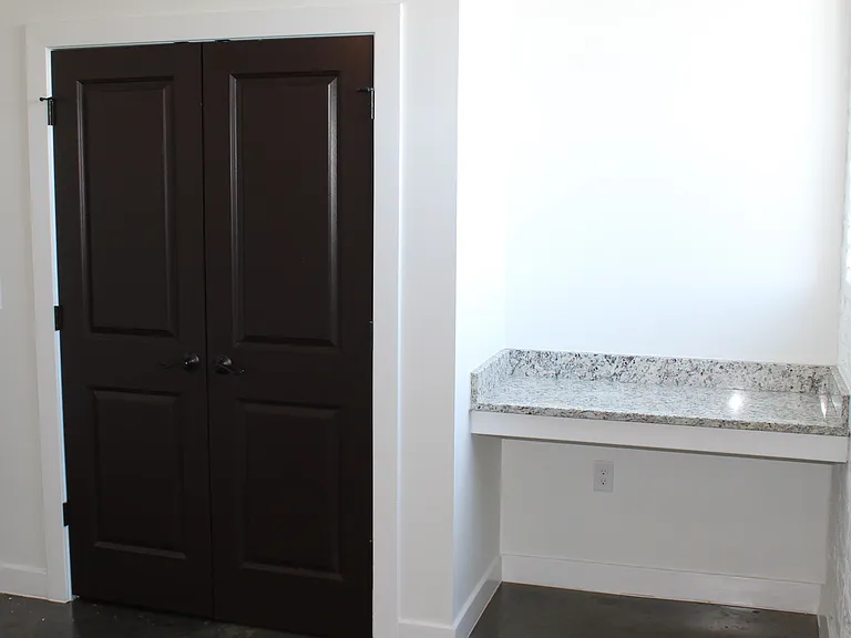 410 Wellons St #204 — Photo 4
