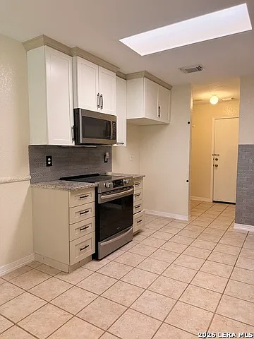 4 bed, 2.0 bath, 2180 sqft, $1,850 — Photo 3