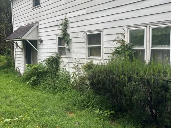 5006 Chestnut Hill Rd NE, Center Valley, PA 18034