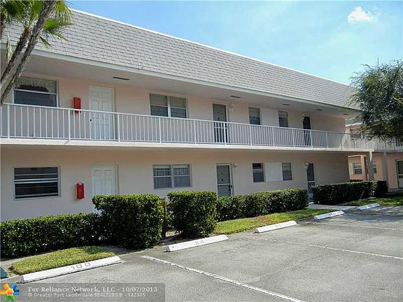 4th image of 18081 SE Country Club Dr Unit 1099
