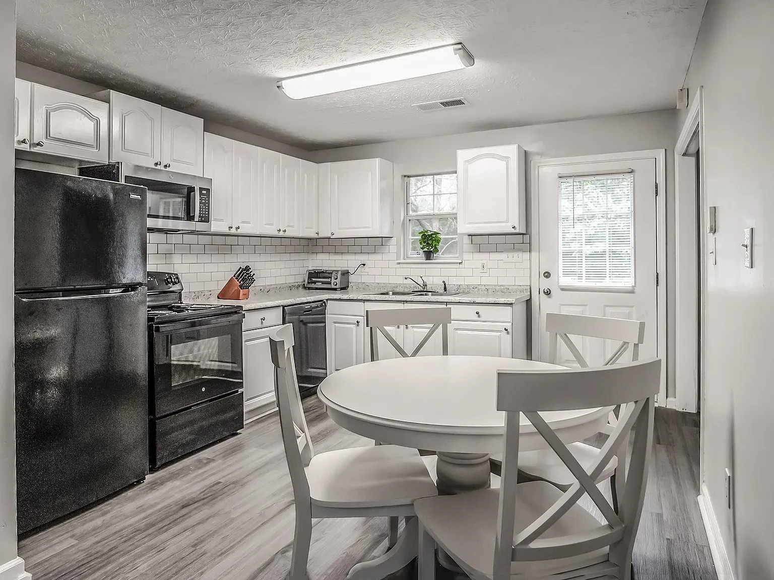4 bed, 2.0 bath, 1200 sqft, $845 — Photo 4