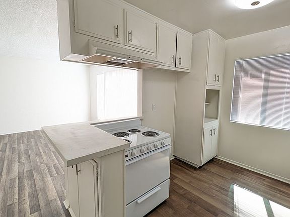 4th image of 14205 Burbank Blvd APT 4